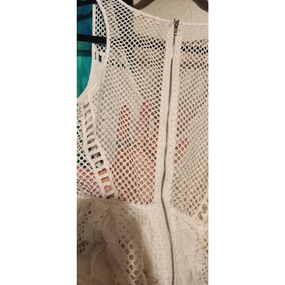 White sleeveless top netting see thru back lace details layered bottom M  Luxxel - Picture 9 of 9